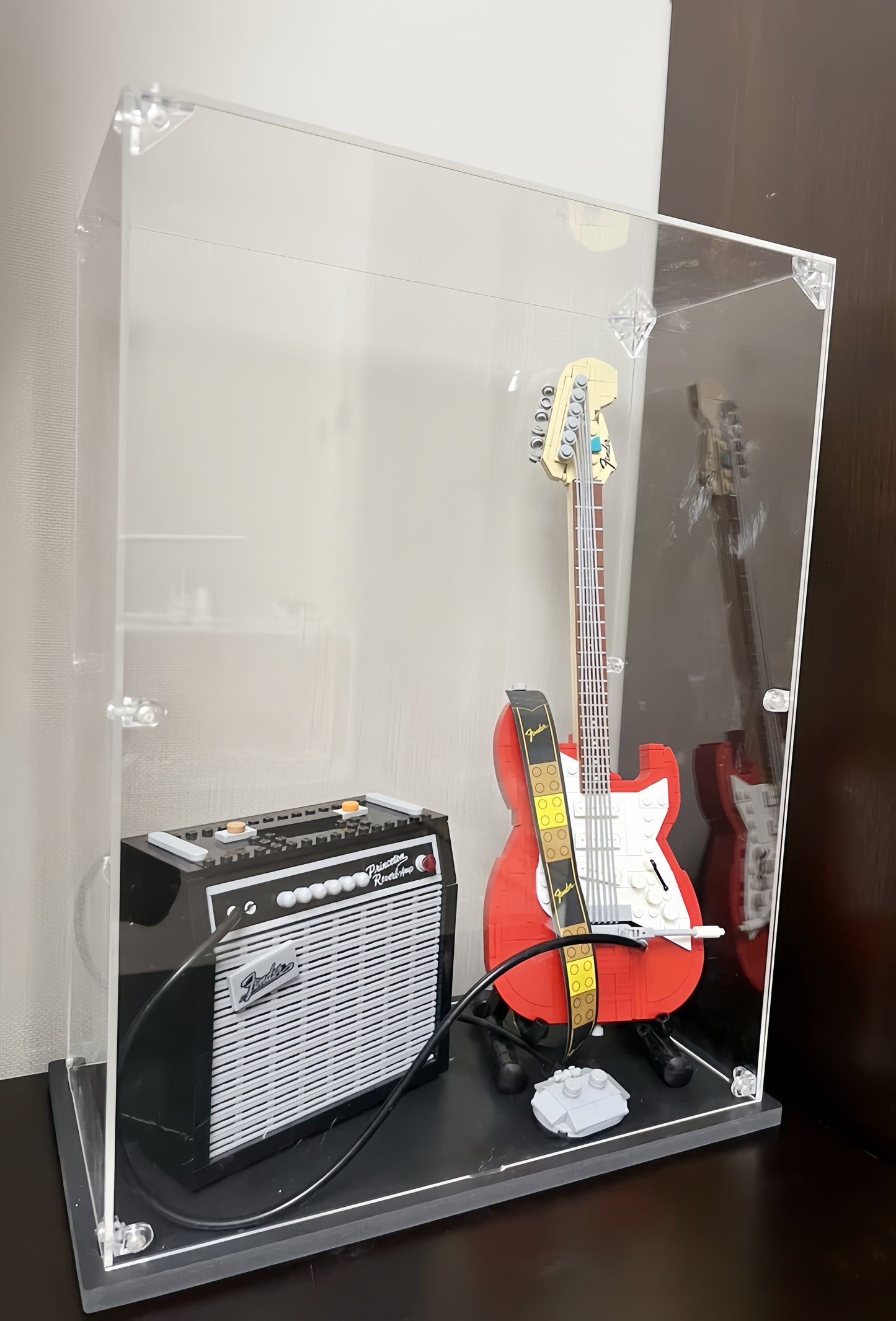 Acrylic Display Case for LEGO® Ideas Fender® Stratocaster™ 21329